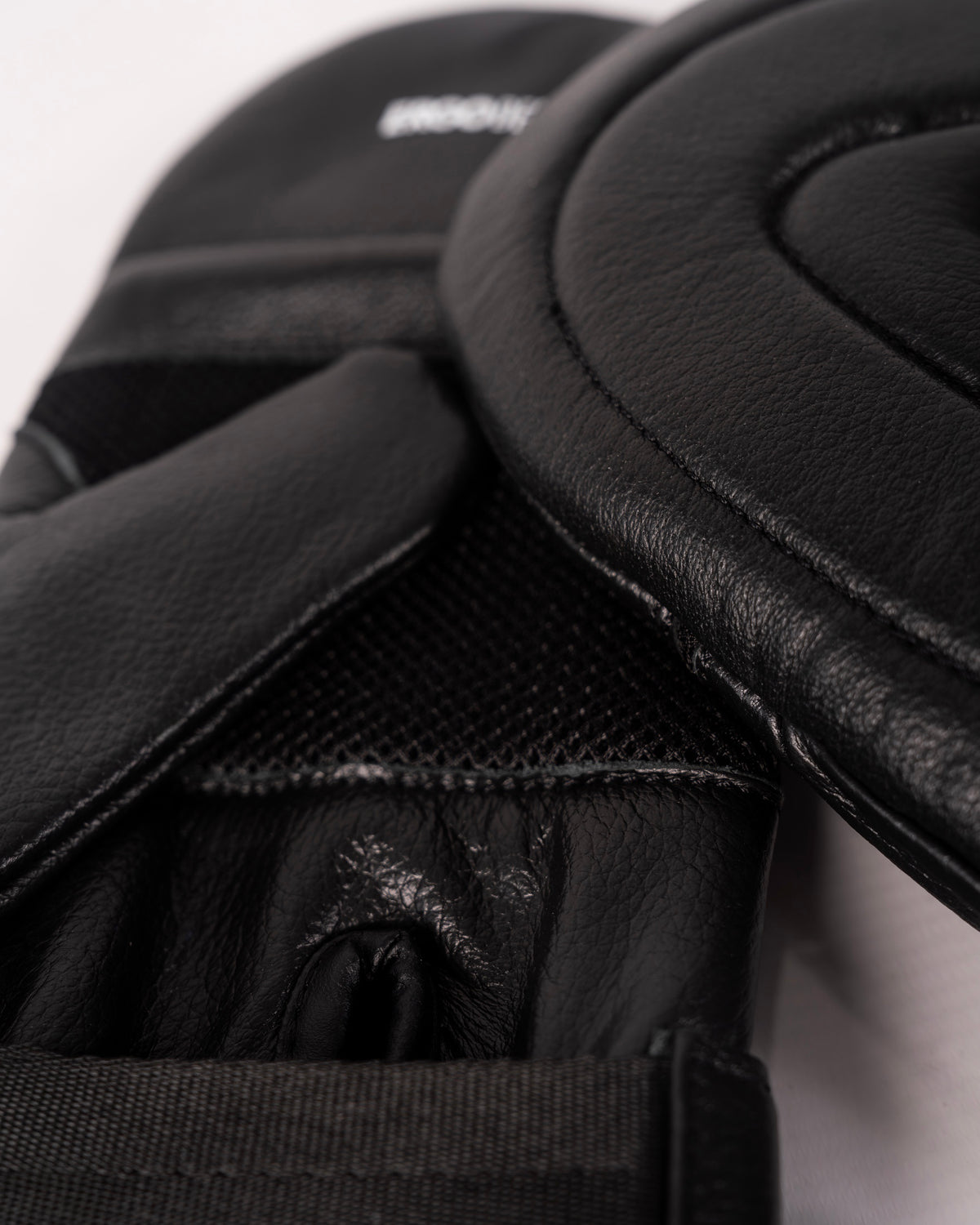 Rival RB5 Bag Mitts - Black