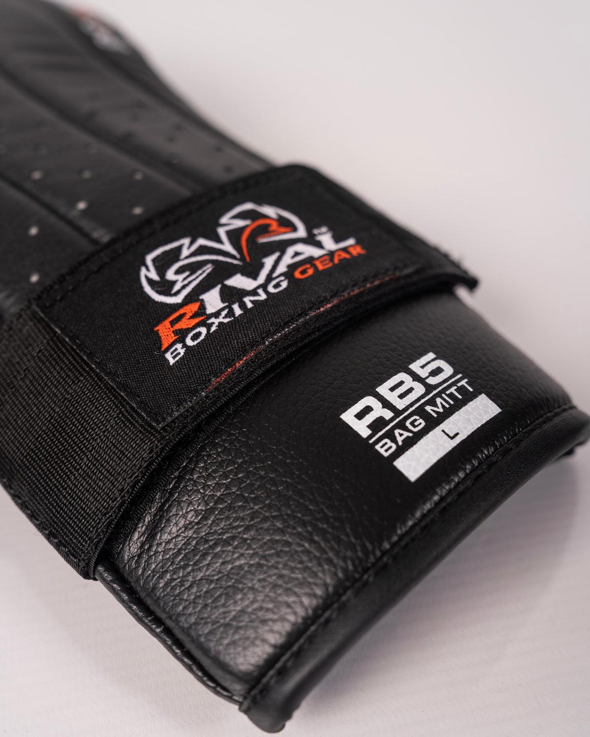 Rival RB5 Bag Mitts - Black